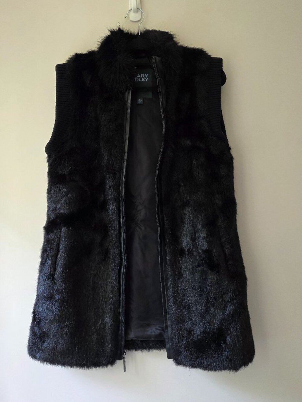 Hilary Radley Black Faux Fur Zip Vest M